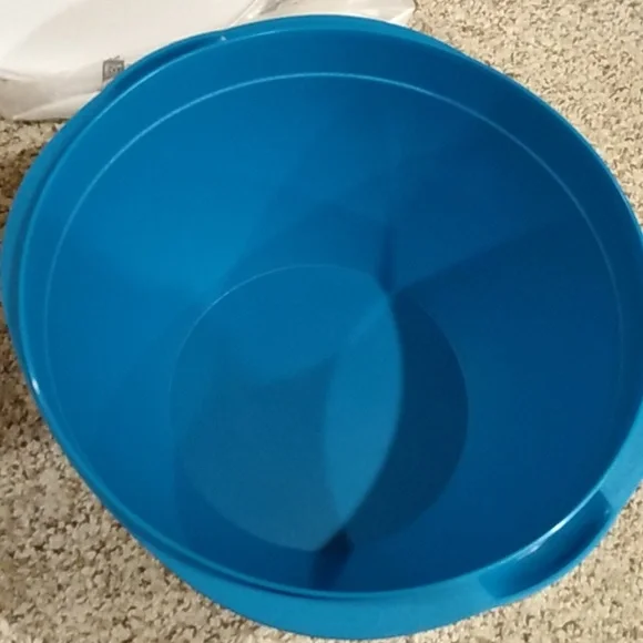 Tupperware Aqua Container - Picture 10 of 15